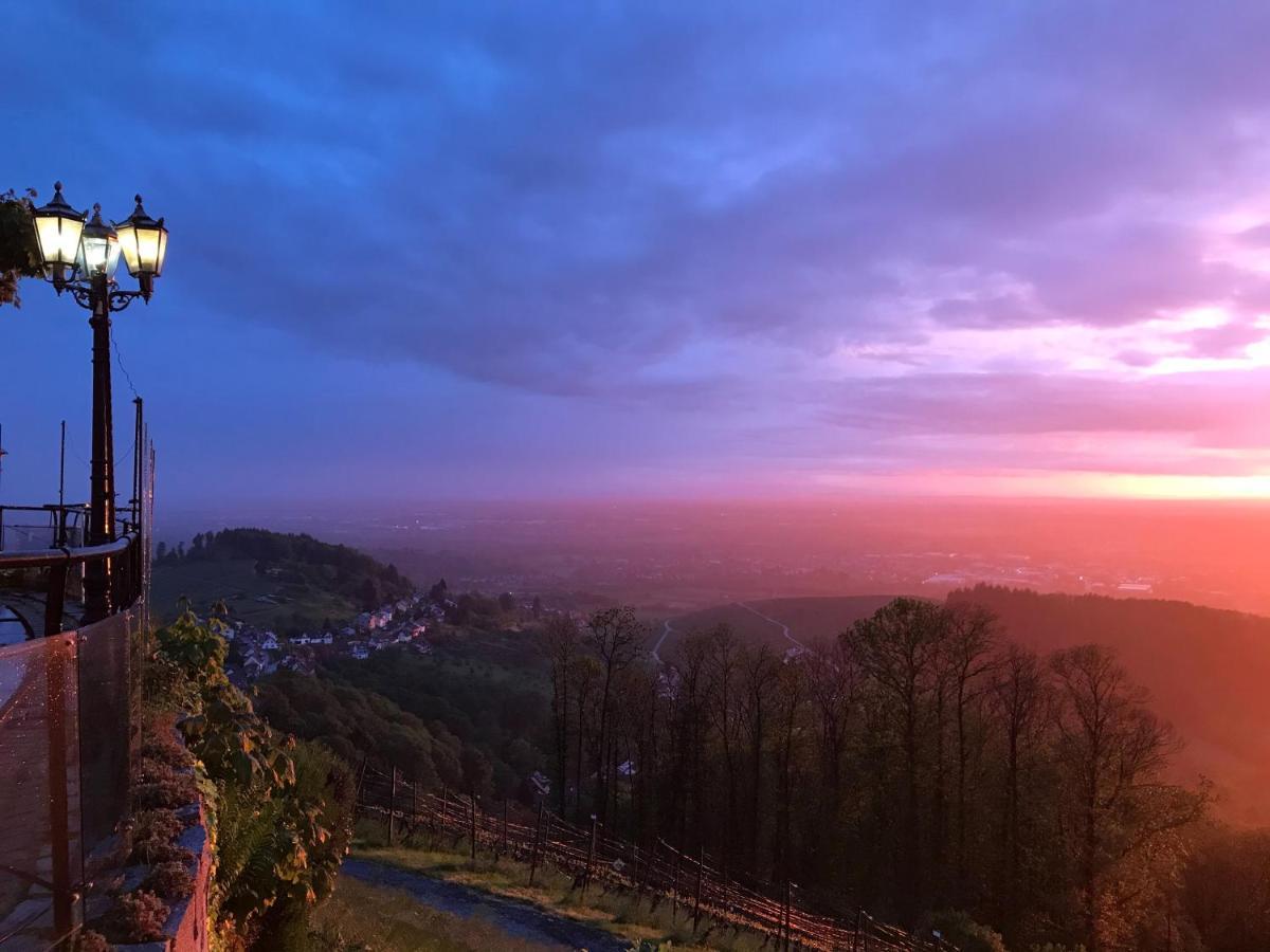 Burg Windeck ***S Hotel Buhl Bagian luar foto